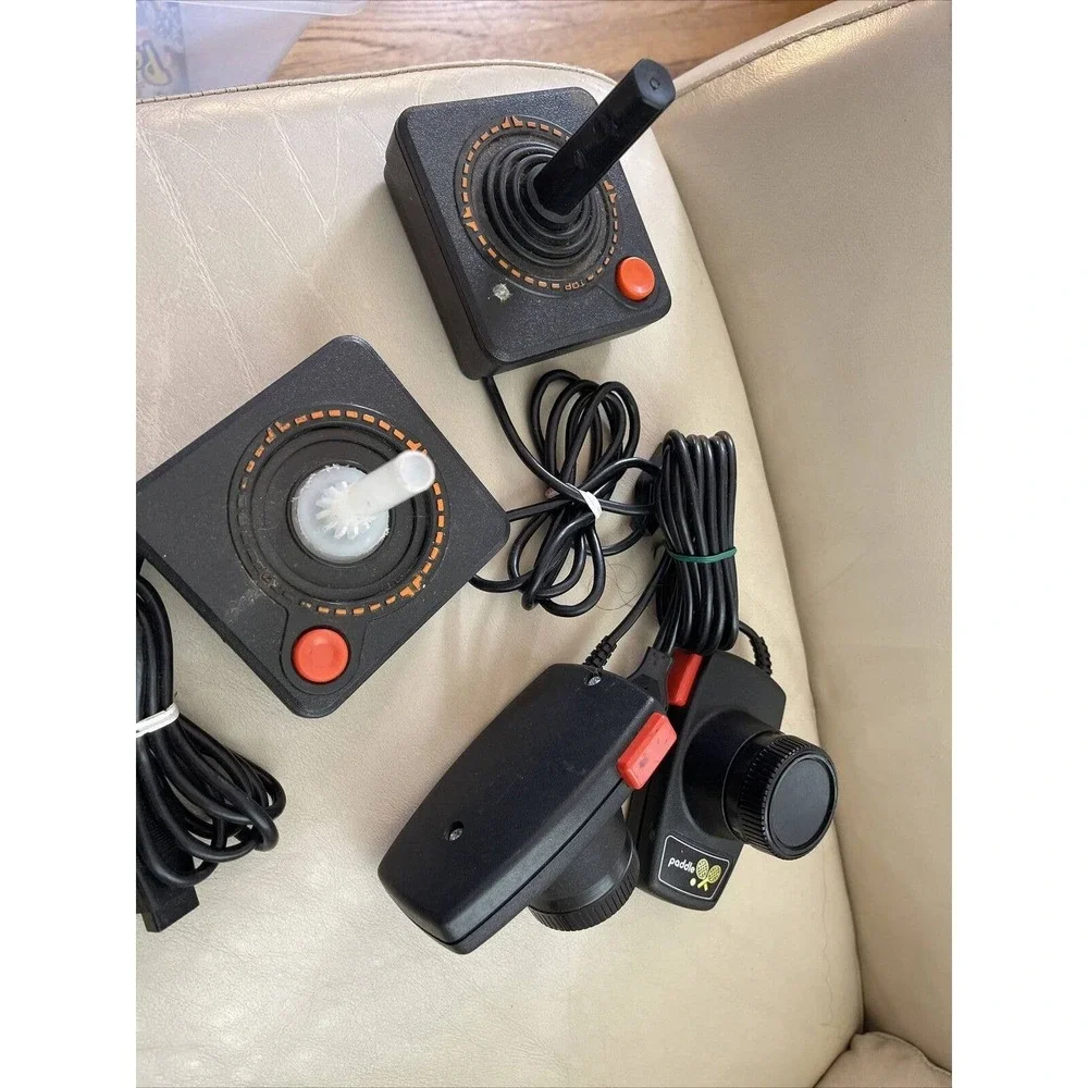 atari controllers ,untested,c3 - Picture 7 of 7